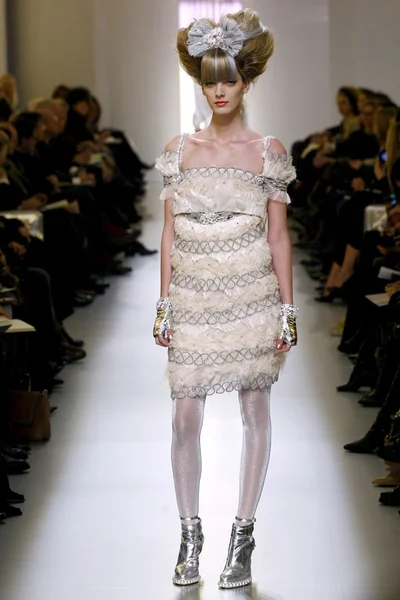 Look 30